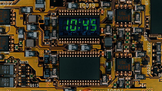 A 15 seconds bomb detonator countdown to explosion