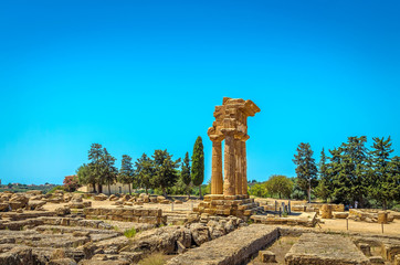 Agrigente.La vall&eacute;e des temples.Temple des Dioscures( Castor et Pollux)