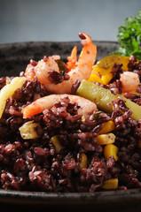 Insalata de arroz venere with zucchini katkaravut y ذرة  © Comugnero Silvana