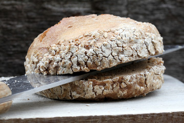 rustikales Roggenvollkornbrötchen