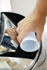 Jeter dans la poubelle