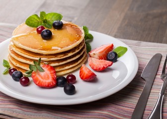 Brunch, fruit, strawberry.