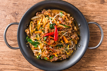 韓国風すき焼き　プルコギ　 Korean dish of grilled beef bulgogi