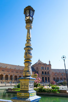 Lmap post at Spain square
