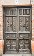 Fototapeta na wymiar Puertas de pueblo, Villanueva de los Infantes, Ciudad Real, España