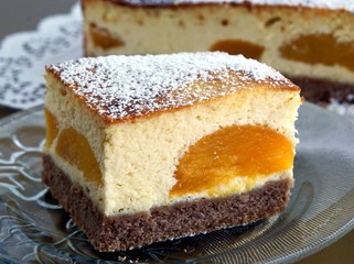 cheese cake with peaches