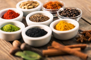 Spice, Curry Powder, Cinnamon.