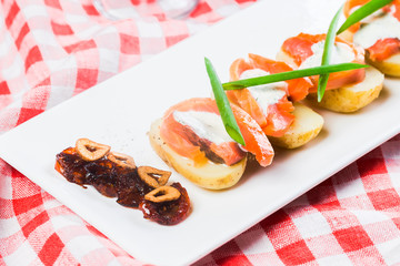 Salmon tartlets