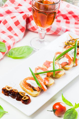 Salmon tartlets