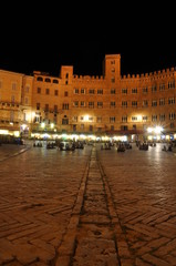 Nightly photo of the Piazza del Campo in Siena, Tuscany, italy