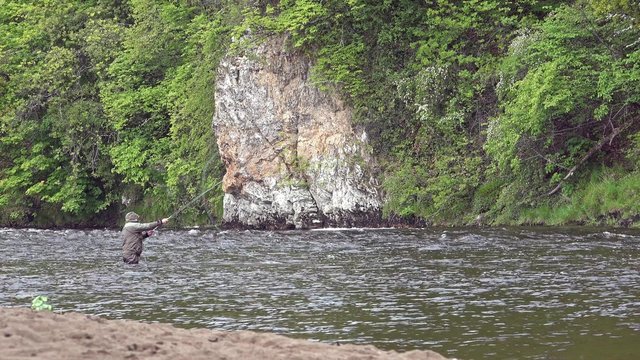 Fliegenfischen im Fluss Spey - Schottland