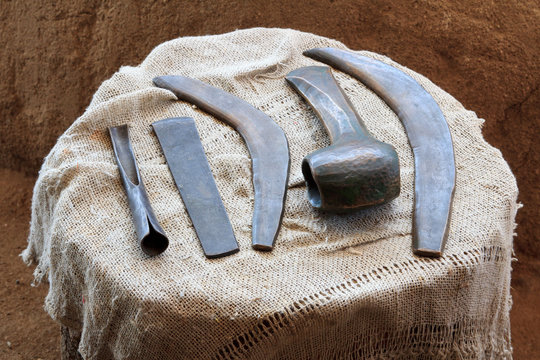 Household tools, bronze age