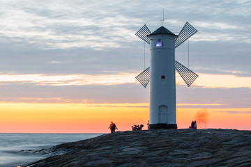 Coucher de soleil au phare de Mühlenbake (Stawa Młyny) à Swinoujscie