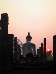 Obraz premium Lever de soleil sur Sukkhothai