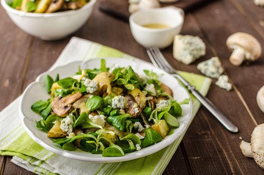 Fresh salad with vegetable and blue cheese