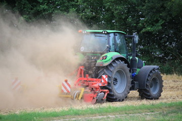 Ein Traktor am Feld in Eichstätt