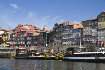 Fototapeta na wymiar Riberia, the riverside quarter, once the red light district, is a tourist center.Oporto,Portugal