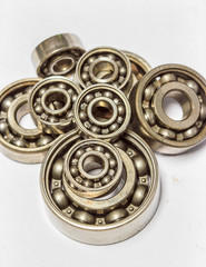 Obraz premium Old ball bearing, isolated on white background