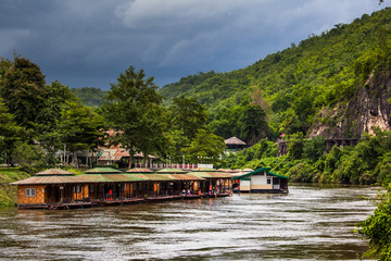 Obraz premium Floating on the river