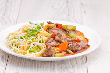 Cantonese Beef with Noodles