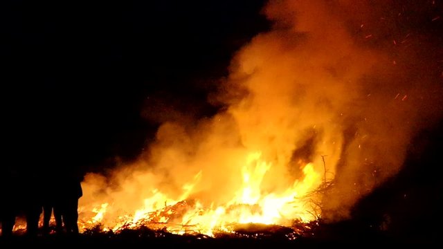 Osterfeuer vid 11