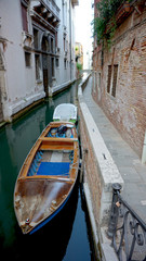 boat and canal Alleyway