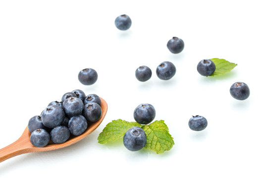 fresh blueberries with leaf, healthy, natural, Wood