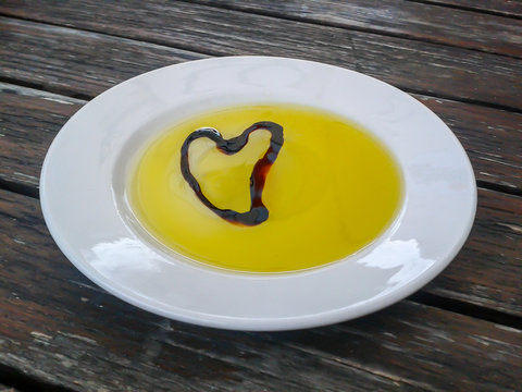 Herz aus Balsamicoessig in Olivenöl