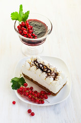 Cake with butter cream and red currants