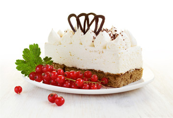 Cake with red currant