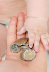  child takes coins