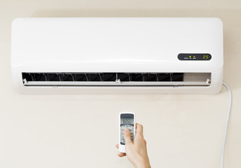hand adjusting air conditioner with remote controller