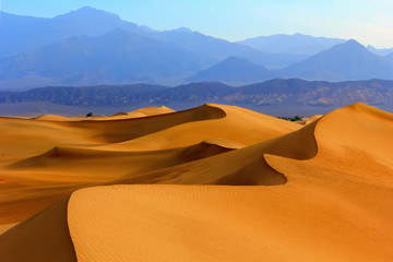 Naklejka na ściany i meble Sand dunes in Death Valley