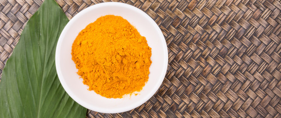 Turmeric powder and turmeric leaves