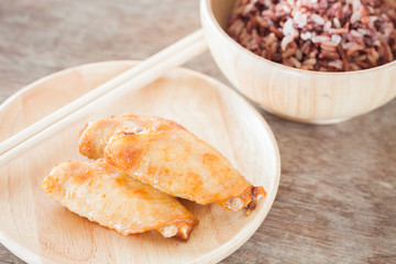 Grilled chicken wings with multi grains berry rice