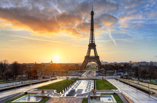 Sunrise in Paris, with Eiffel Tower