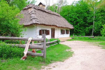 Fototapeta na wymiar Ancient traditional ukrainian house