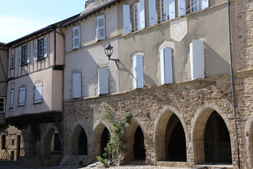 Place principale de Sauveterre-de-Rouergue