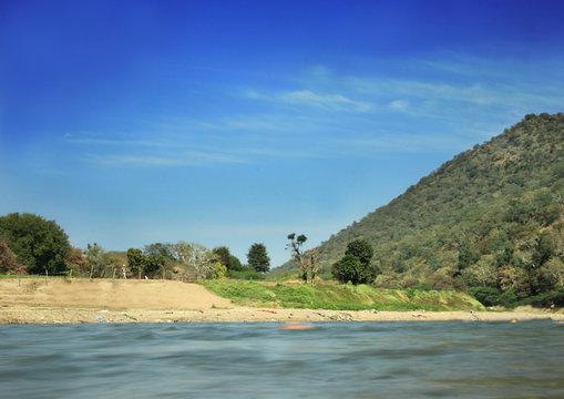 Island Near Hogenakkal Falls