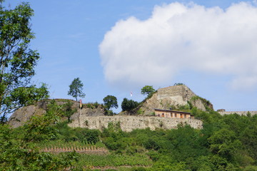 Fototapeta na wymiar Ruine Saffenburg