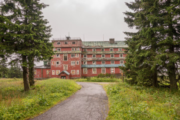 Ruine eines alten Hotels