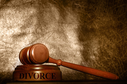 Legal gavel divorce