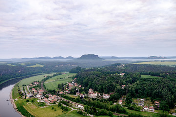 Fototapeta na wymiar Sächsische Schweiz Blick von der Bastei