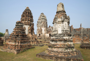 На руинах храма Ват Пхра Сри Ратана Махатхат. Лопбури, Таиланд