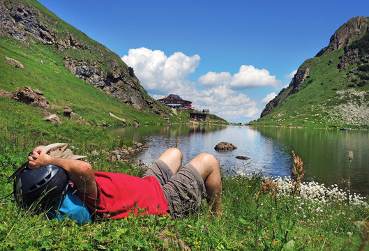 Rast am Bergsee - break at a mountain lake inTyrol