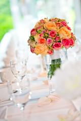 Hochzeitsstrauß - Festtafel