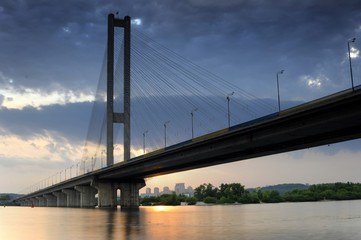 Fototapeta na wymiar Ukraine. Kyiv. Pivdenny Mist (Southern Bridge)
