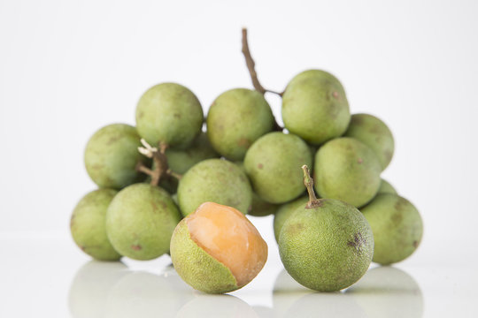 Mamoncillo rica fruta tropical