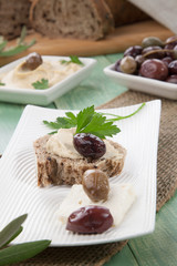 Whole Grain Bread with Hummus