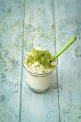 Dolce al cucchiaio lime e yogurt